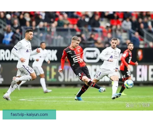 图卢兹战术体系持续优化，球队逆转表现明显提升，展现全新战斗力