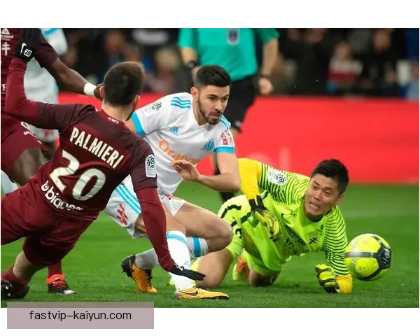 马赛防线稳定,近期战绩提升,引发外界对球队竞争力的关注 马赛防线稳定,近期战绩提升,引发外界对球队竞争力的关注