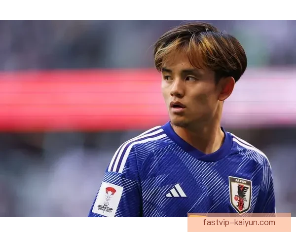 久保建英在皇社更衣室中逐渐确立了重要的领导角色